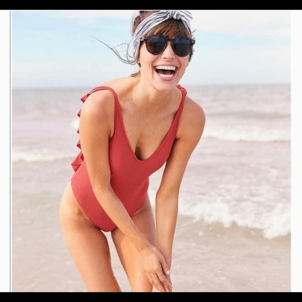 NWOT Aerie scoopback ruffle one piece